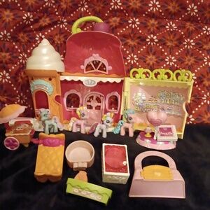 My little pony play set with misc accessories